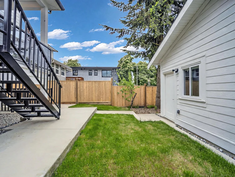 2617 Mcgill Street, Vancouver, BC, V5K 1H2 - 24