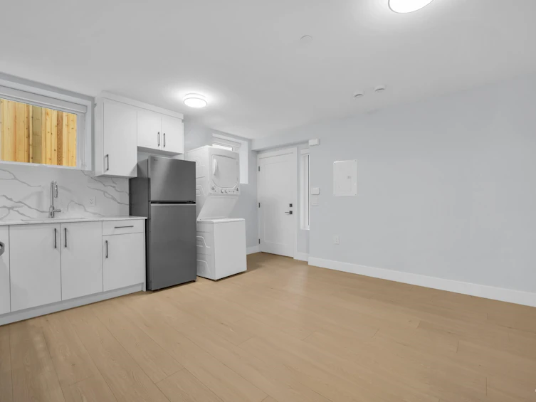 2617 Mcgill Street, Vancouver, BC, V5K 1H2 - 30