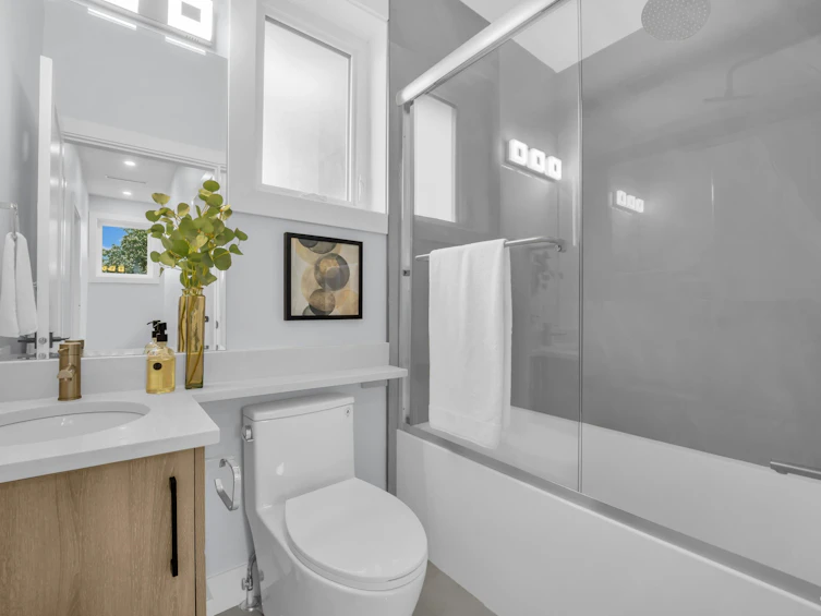 2619 Mcgill Street, Vancouver, BC, V5K 1H2 - 23
