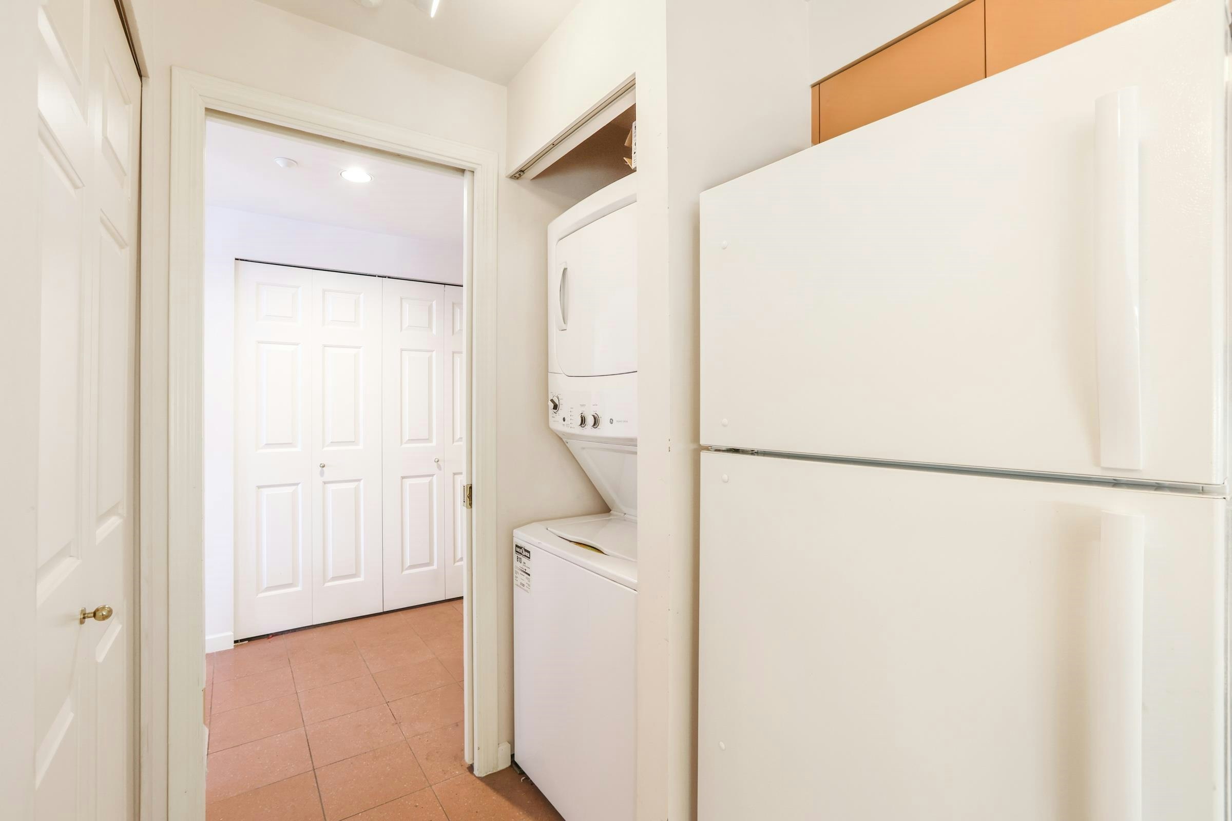 1402-909 Burrard Street - 5
