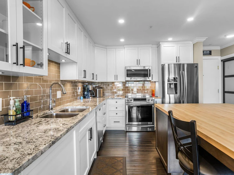 115-378 Esplanade Avenue, Harrison Hot Springs, BC, V0M 1A3 - 5
