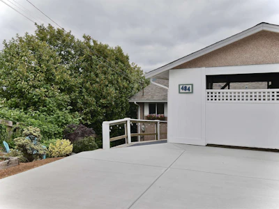 484 Marine Drive - 5