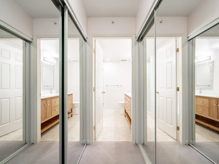 202-10899 University Drive, Surrey, BC, V3T 5V2 - 7