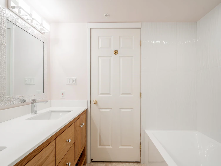202-10899 University Drive, Surrey, BC, V3T 5V2 - 18
