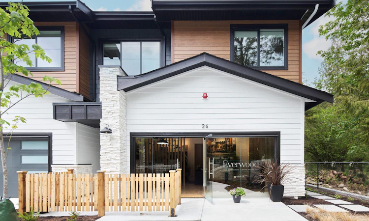 26-23697 Fern Crescent