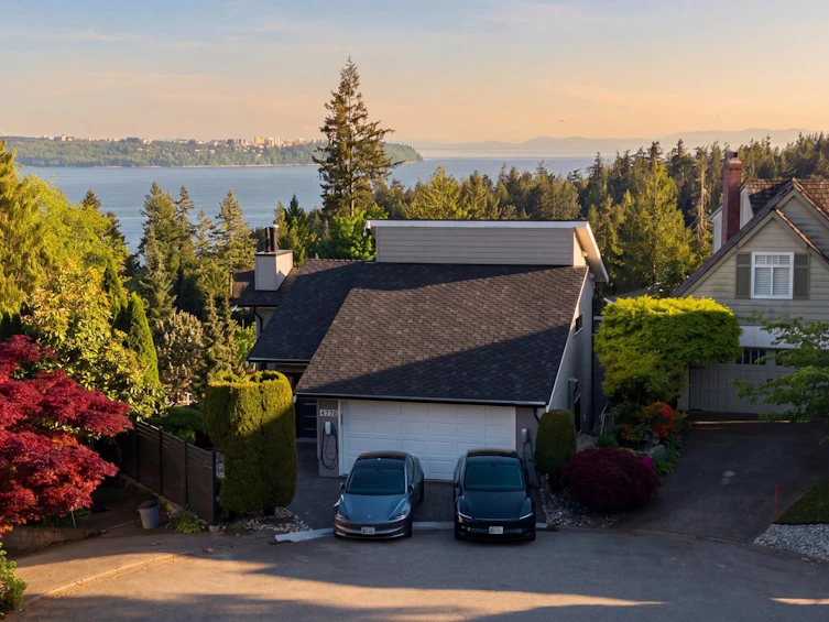 4778 Meadfeild Court, West Vancouver, BC, V7W 2Y3