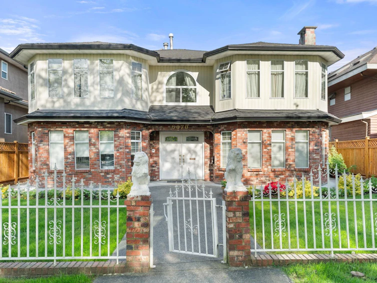 6070 Lanark Street, Vancouver, BC, V5P 2Y6