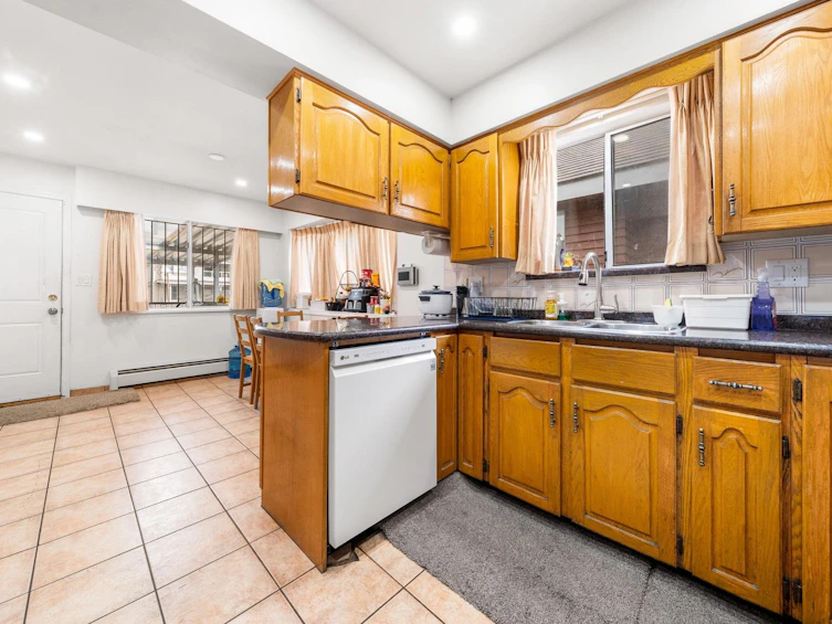 6070 Lanark Street, Vancouver, BC, V5P 2Y6 - 21