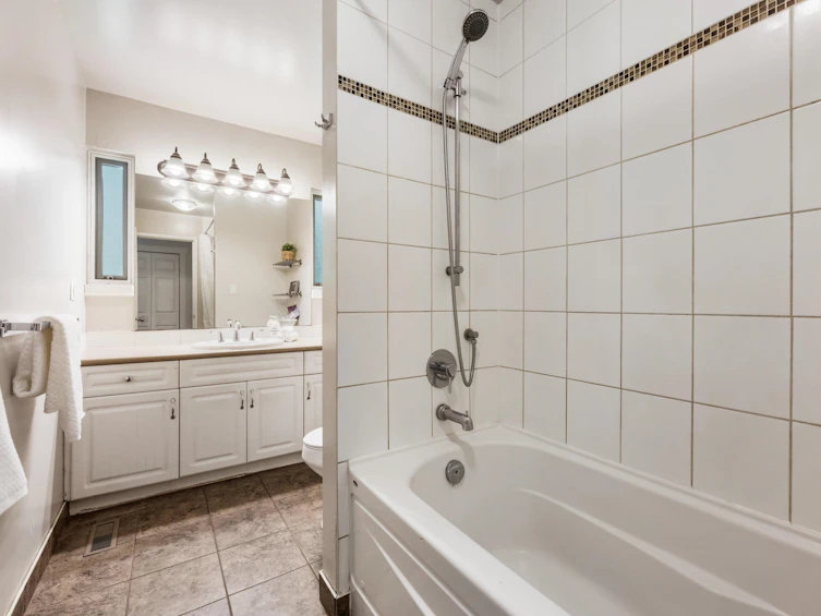 4108 196 Street, Surrey, BC, V3A 1A1 - 29