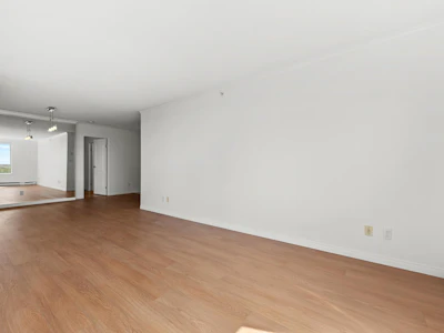 1100-7680 Granville Avenue - 5