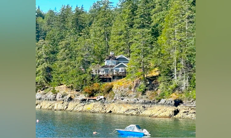 890 The Grove Road