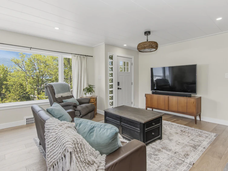 38139 Clarke Drive, Squamish, BC, V8B 0C8 - 6