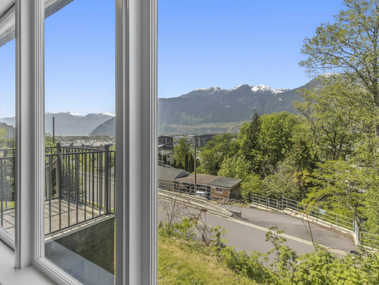 38139 Clarke Drive, Squamish, BC, V8B 0C8 - 11