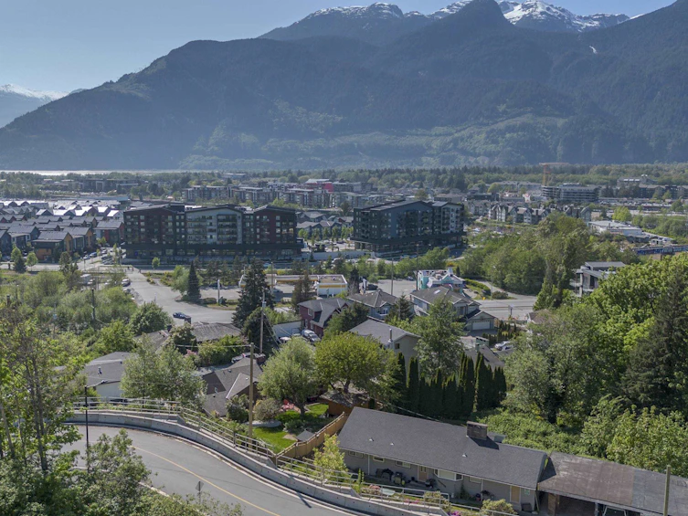 38139 Clarke Drive, Squamish, BC, V8B 0C8 - 34