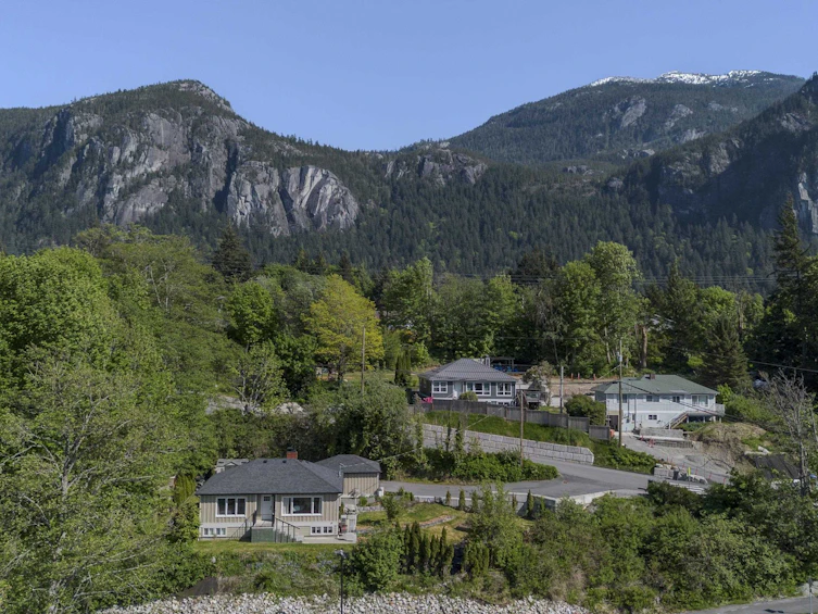 38139 Clarke Drive, Squamish, BC, V8B 0C8 - 35