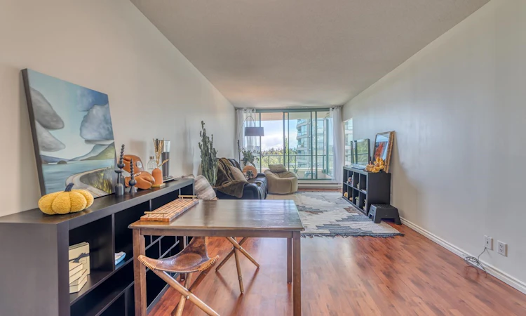 701-8851 Lansdowne Road