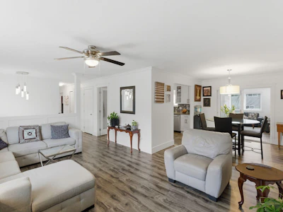 1460 Kaslo Court - 3