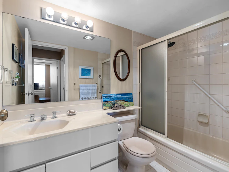 1104-140 E Keith Road, North Vancouver, BC, V7L 4M9 - 12
