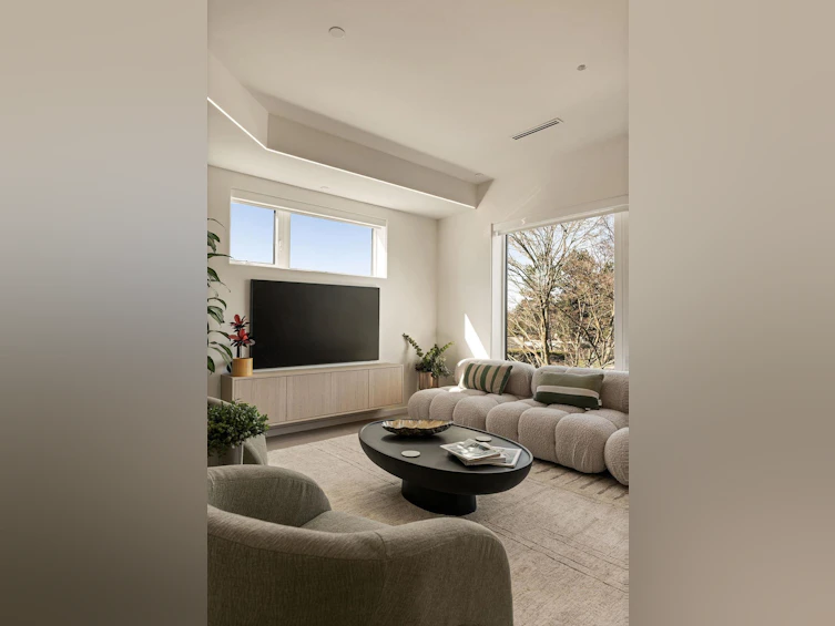 692 W 29th Avenue, Vancouver, BC, V5Z 2H9 - 2