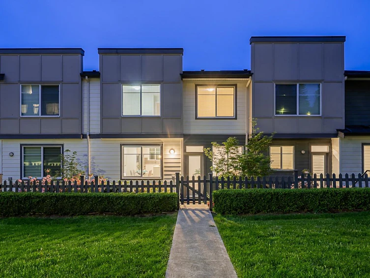 69-15665 Mountain View Drive, Surrey, BC, V3S 0C6