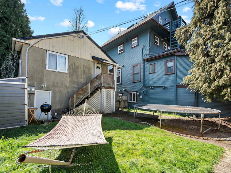 905 W 23rd Avenue, Vancouver, BC, V5Z 2B2 - 4