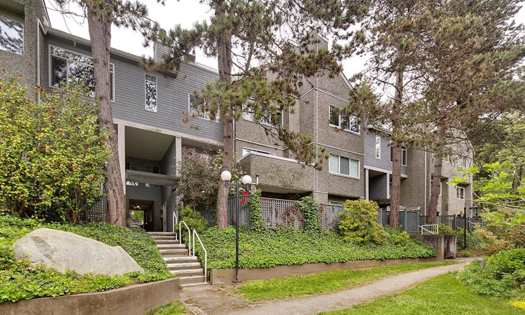 3380 Marquette Crescent