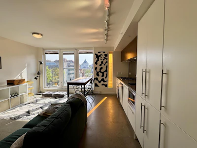 803-150 E Cordova Street - 4