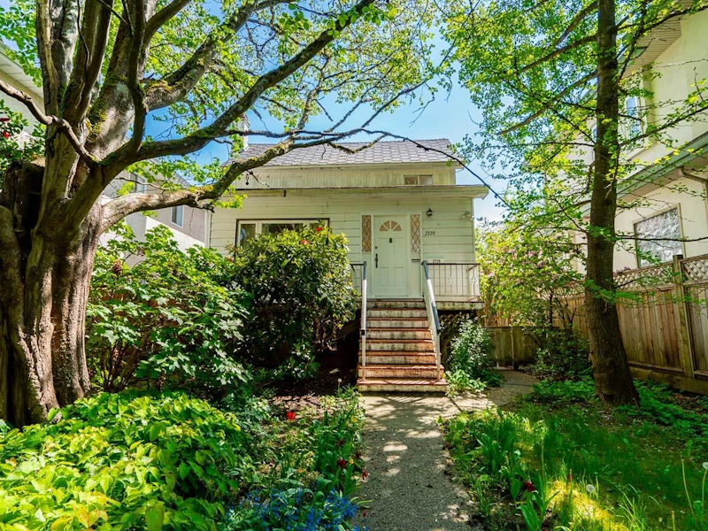 2720 W 24th Avenue, Vancouver BC V6L 1R1