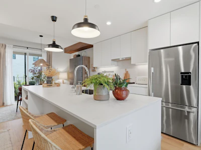 29-6340 Market Avenue - 2