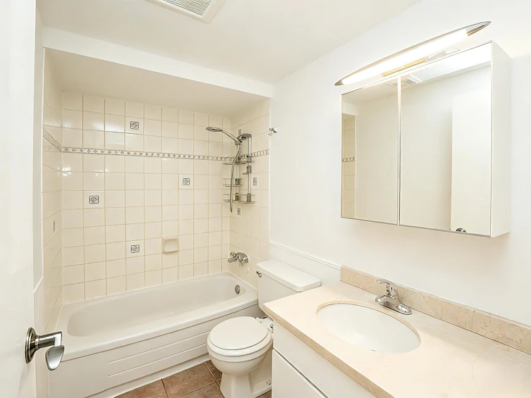 413-8120 Colonial Drive, Richmond, BC, V7C 4V2 - 8