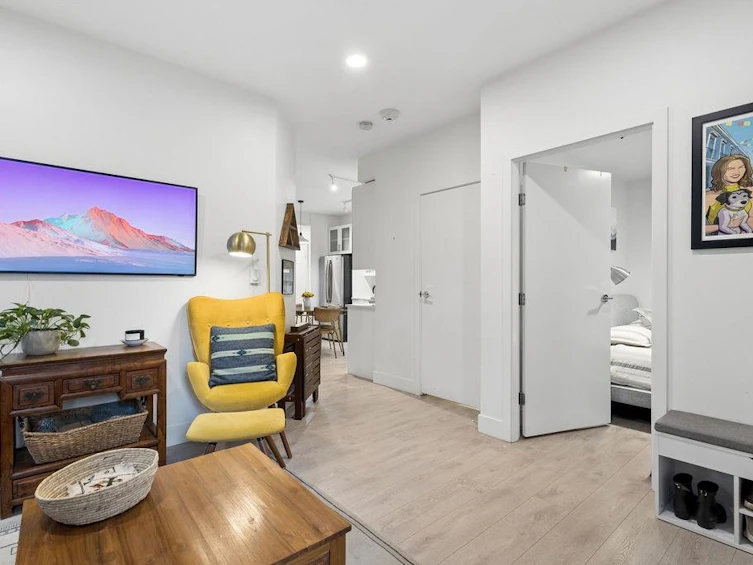 4860 Slocan Street, Vancouver, BC, V5R 2A3 - 11