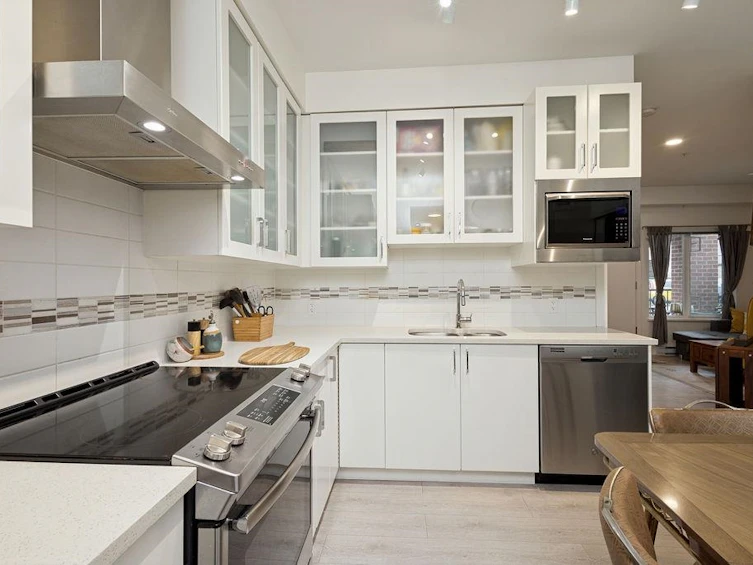 4860 Slocan Street, Vancouver, BC, V5R 2A3 - 5