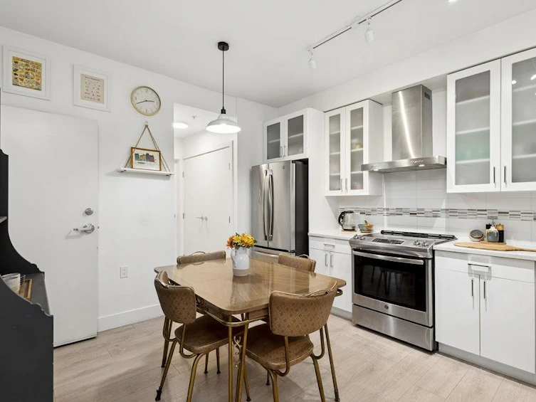 4860 Slocan Street, Vancouver, BC, V5R 2A3 - 6