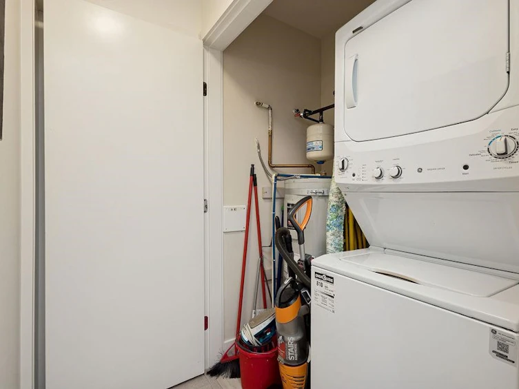 4860 Slocan Street, Vancouver, BC, V5R 2A3 - 13
