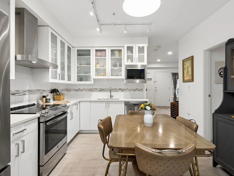4860 Slocan Street, Vancouver, BC, V5R 2A3 - 4