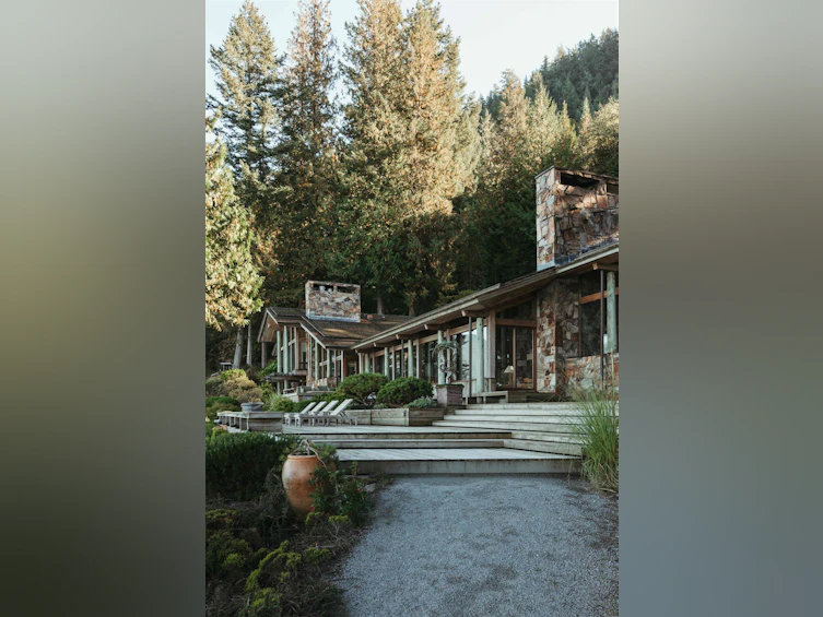 370-374 Smugglers Cove Road, Bowen Island, BC, V0N 1G1 - 7