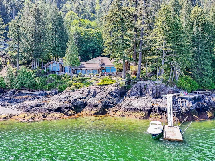 370-374 Smugglers Cove Road, Bowen Island, BC, V0N 1G1 - 3