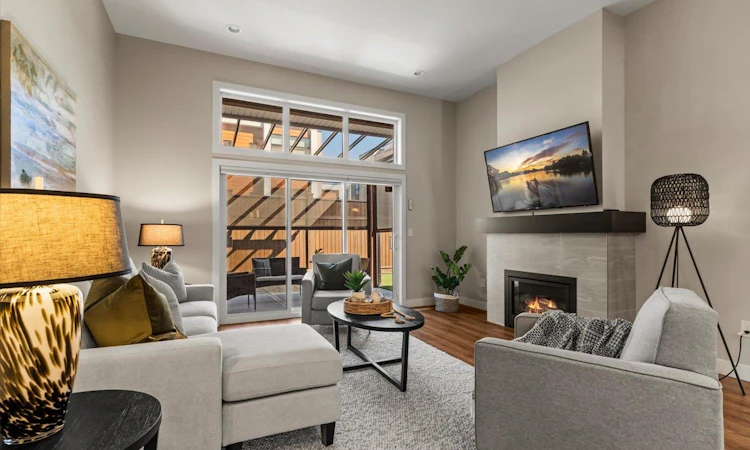 85-46110 Thomas Road