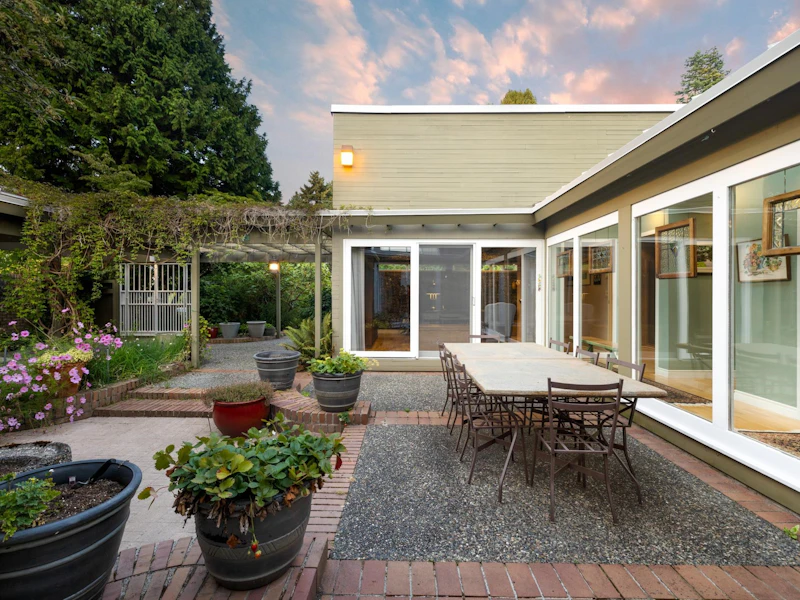 535 English Bluff Road, Delta BC V4M 2M9
