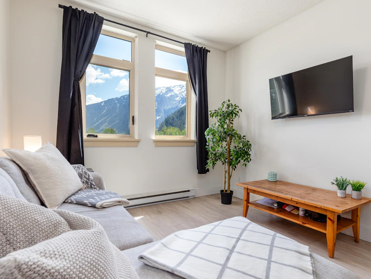 309-7330 Arbutus Street, Pemberton, BC, V0N 2L1