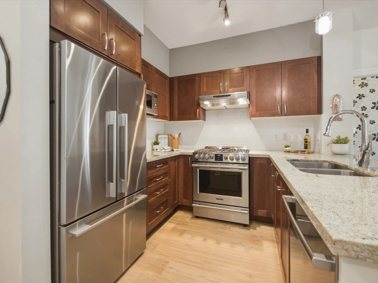 308-1111 E 27th Street, North Vancouver, BC, V7J 1S3 - 14