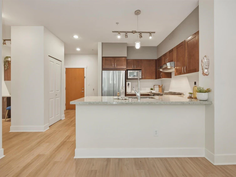 308-1111 E 27th Street, North Vancouver, BC, V7J 1S3 - 12