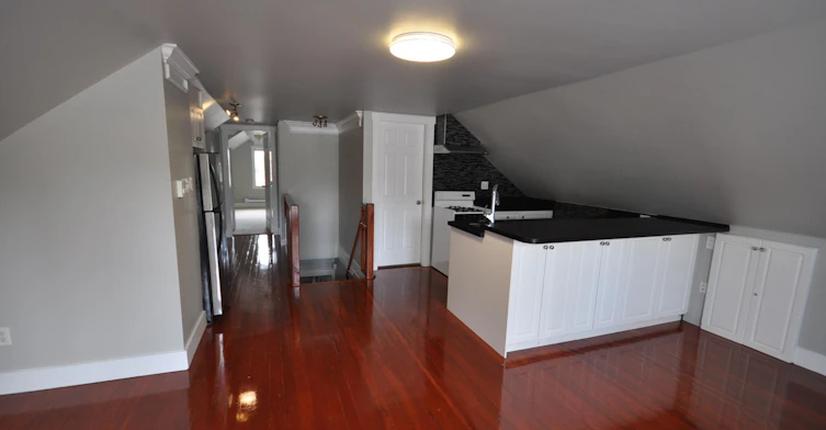 7505 Kingsway, Burnaby, BC, V3N 3C1