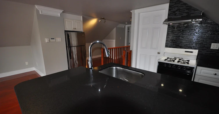 7505 Kingsway, Burnaby, BC, V3N 3C1 - 4