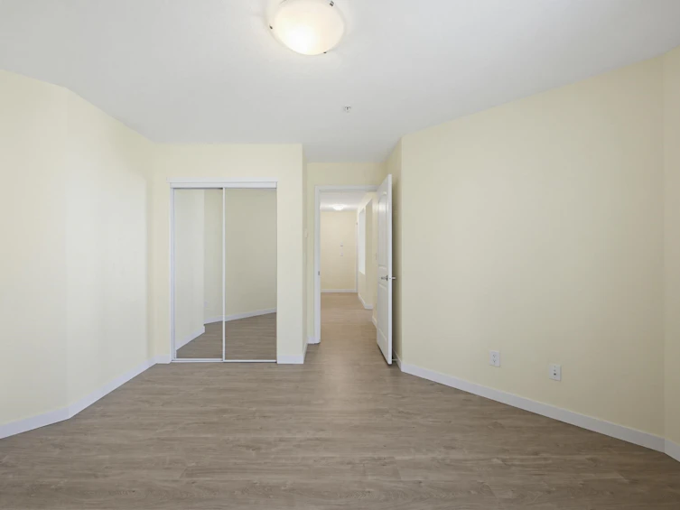 303-10186 155 Street, Surrey, BC, V3R 0R6 - 22