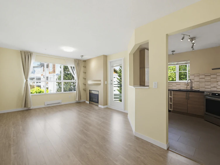 303-10186 155 Street, Surrey, BC, V3R 0R6 - 7