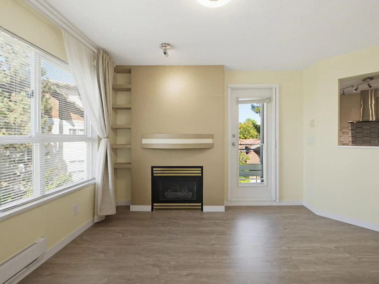 303-10186 155 Street, Surrey, BC, V3R 0R6 - 5