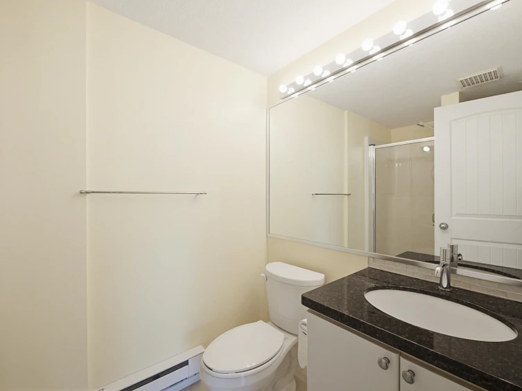 303-10186 155 Street, Surrey, BC, V3R 0R6 - 18