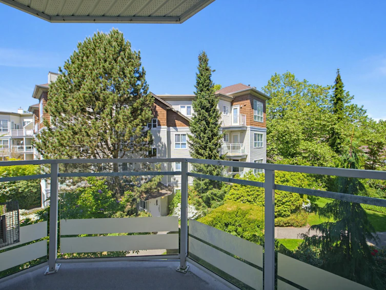 303-10186 155 Street, Surrey, BC, V3R 0R6 - 12