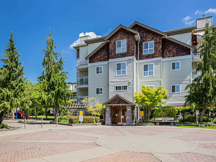 303-10186 155 Street, Surrey, BC, V3R 0R6